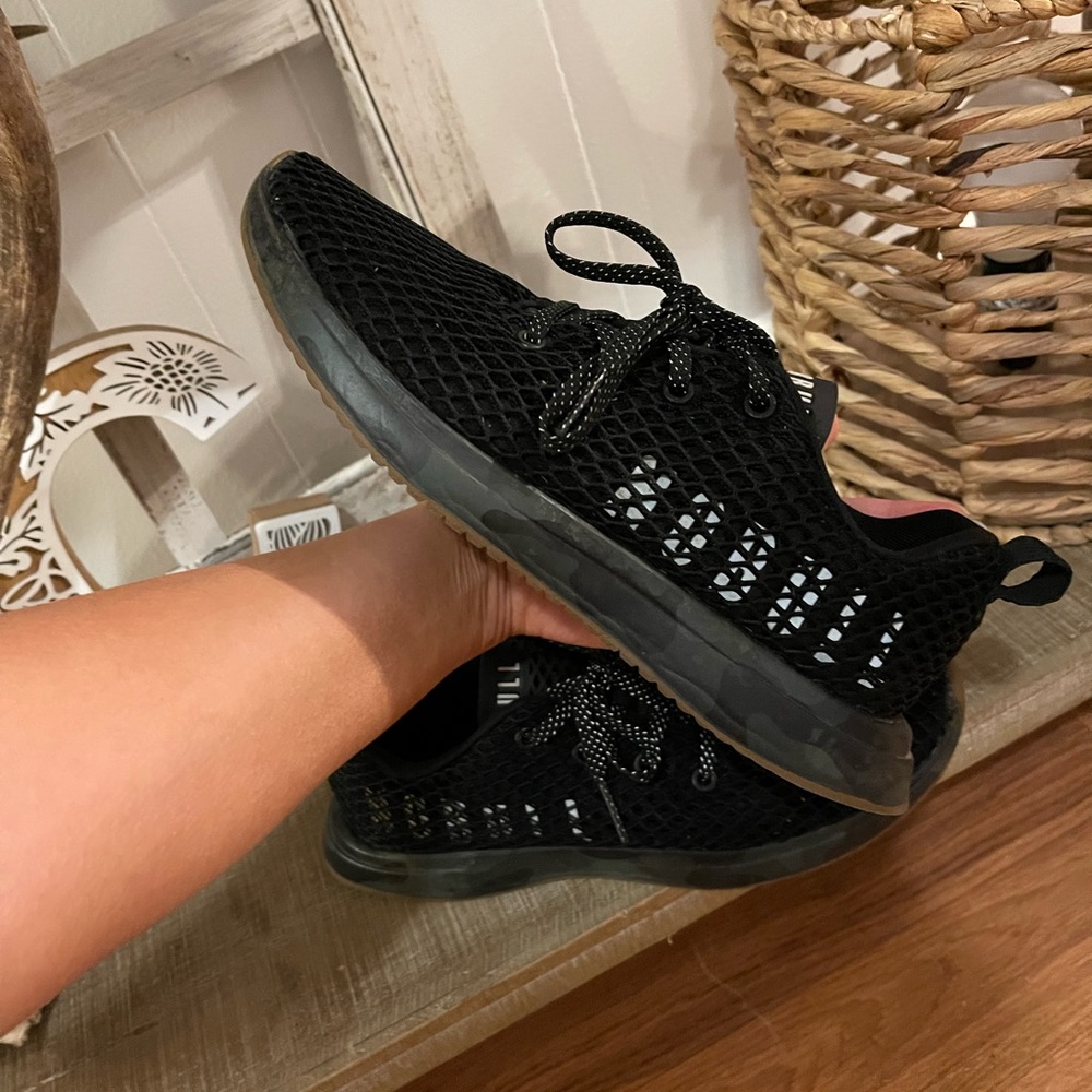 Nobul running shoes
